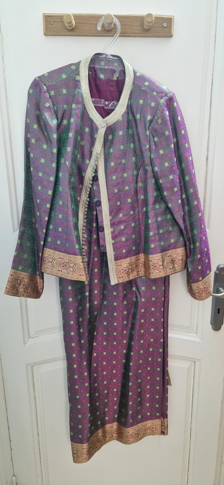 Ensemble traditionnel chic – Jupe & Veste