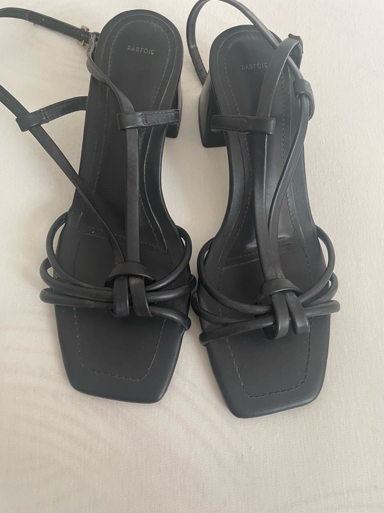 Talon parfois