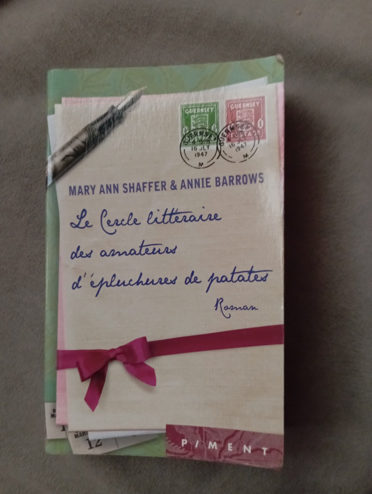 Livre ' Le cercle littéraire des amateurs d'épluchures de patates '