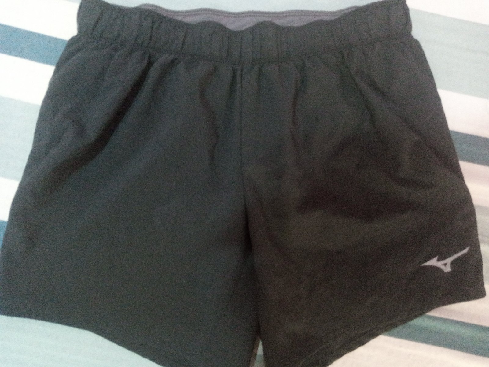 Short noir