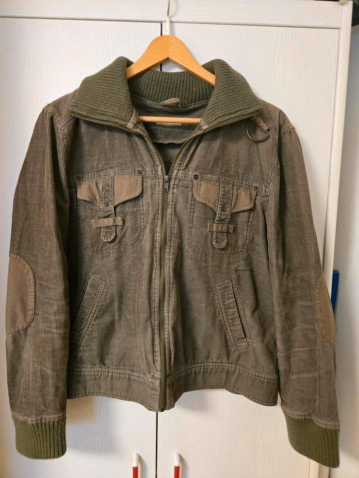 Veste dafdoufa vert militaire taille 38 /40