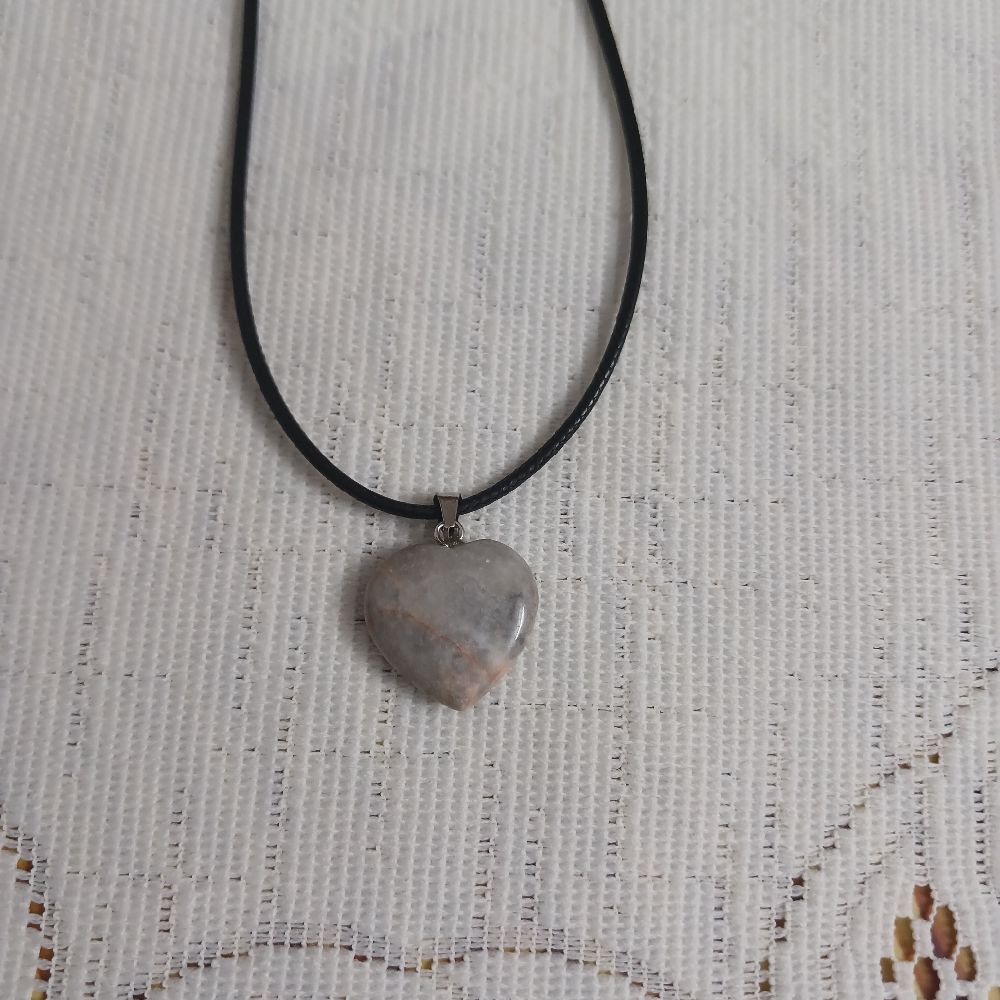 Collier avec piere naturelle 