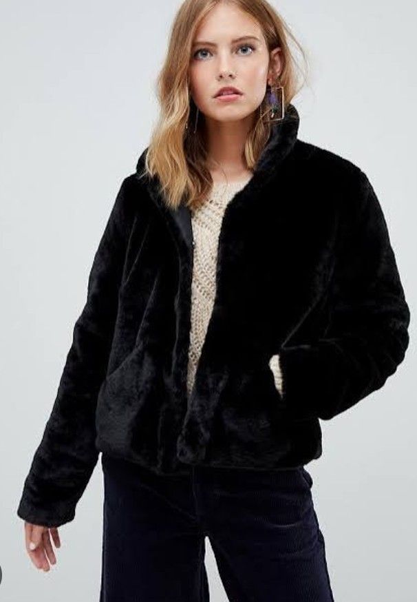 Manteau fourrure Bershka