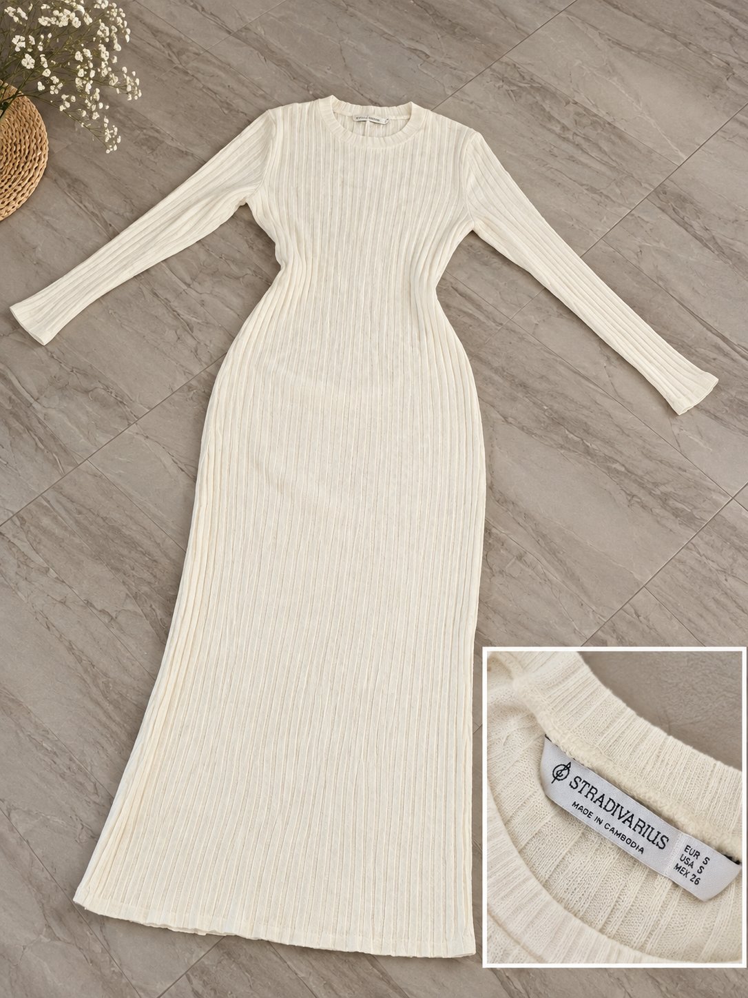 Robe  longue moulante en maille côtelé de Stradivarius 