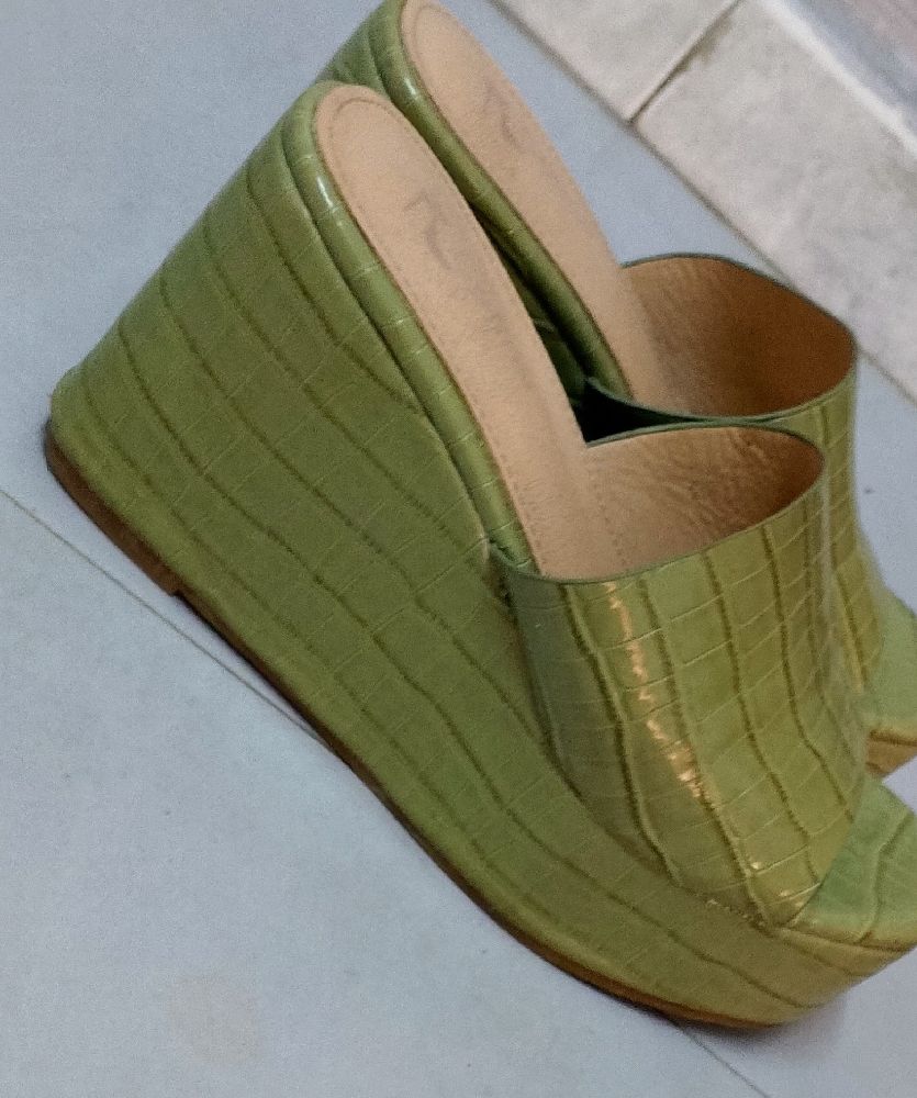 Mulles de relief green snake de Enzo shoes