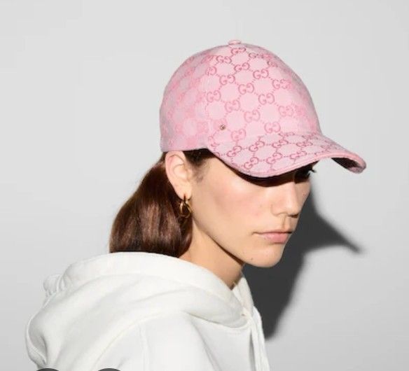 Casquette Gucci en toile GG suprême rose