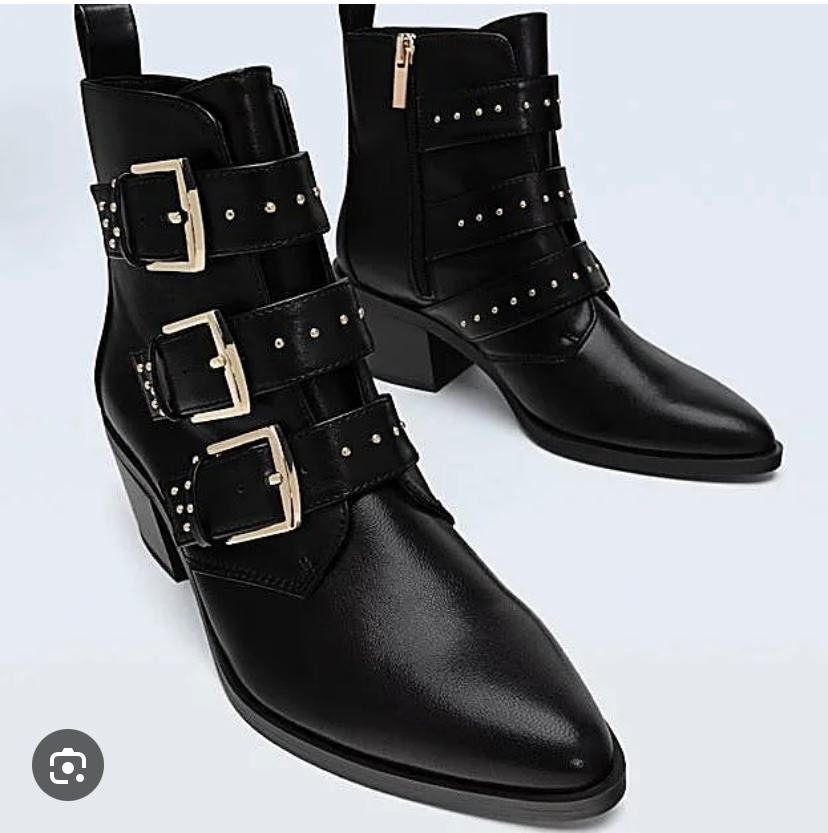 Bottine noir Stradivarius 