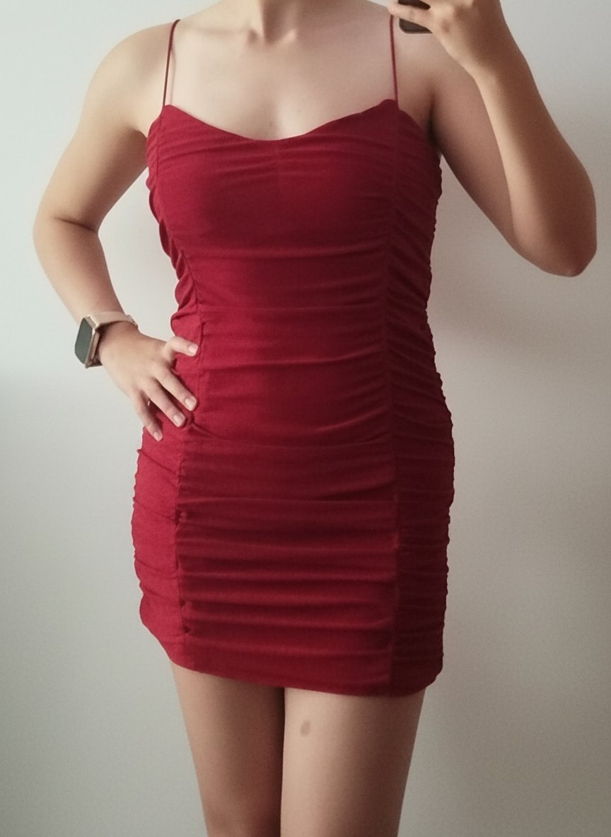 Robe pailletée rouge | glittery red dress