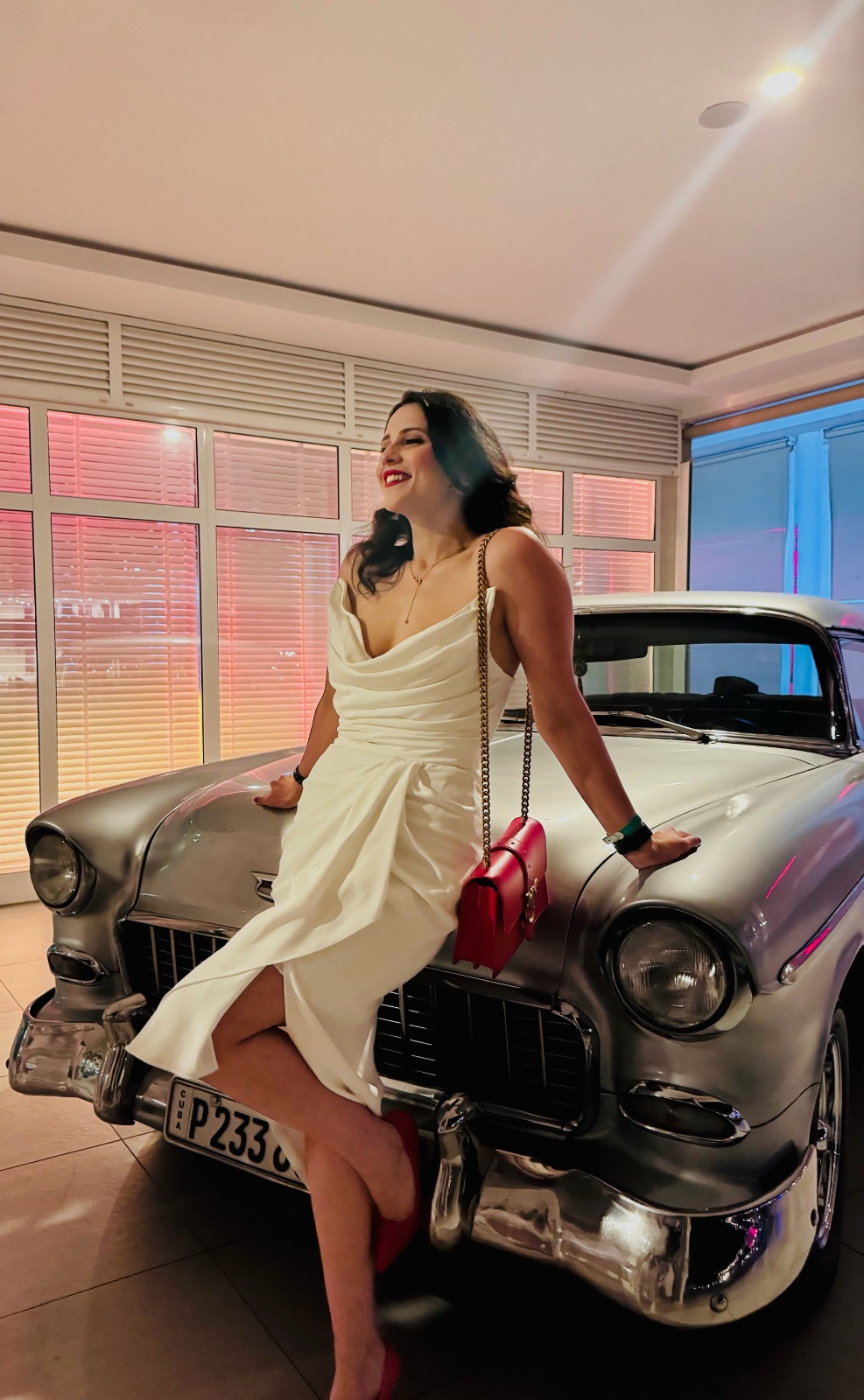 Robe blanche portée une seule fois achetée de la boutique SEMIRAMIS