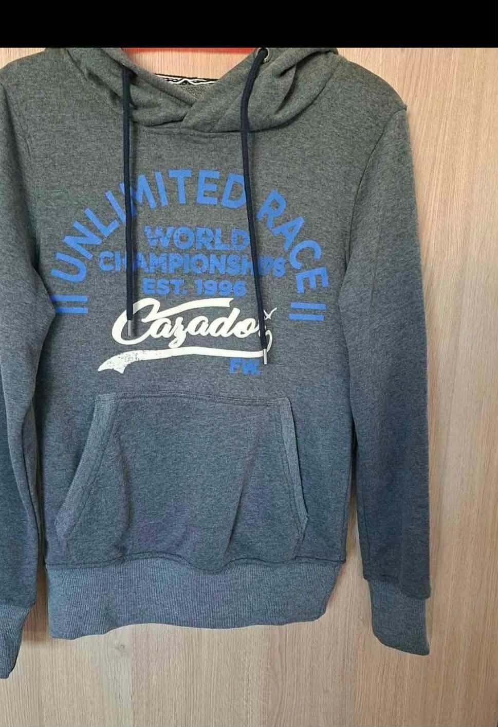 Pull capuche 