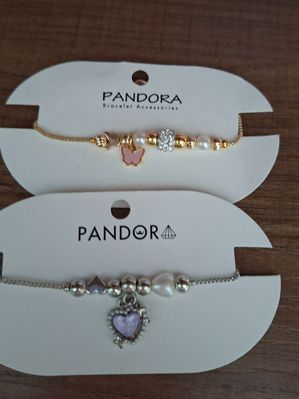 Deux bracelets 