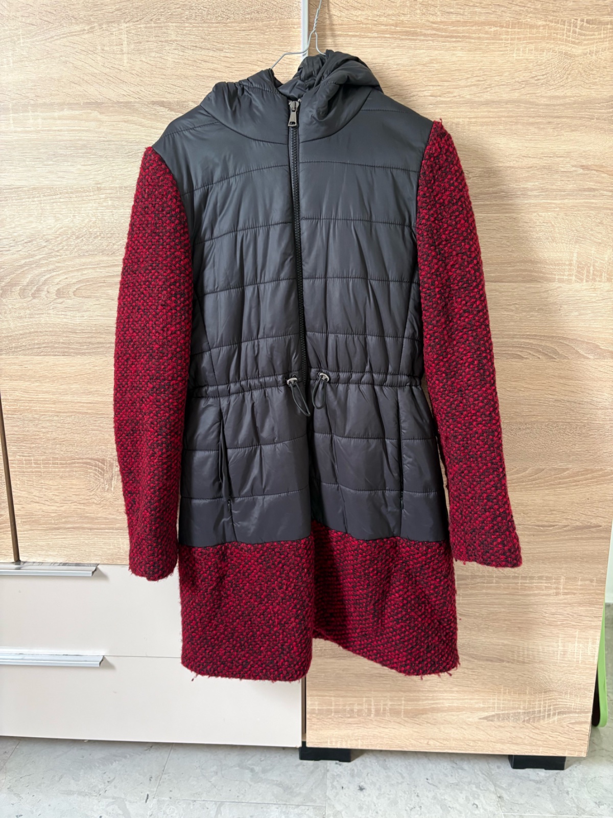 Manteau noir/rouge 