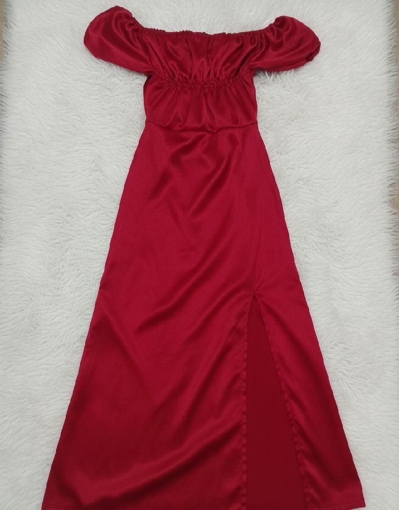 Robe satin rouge 