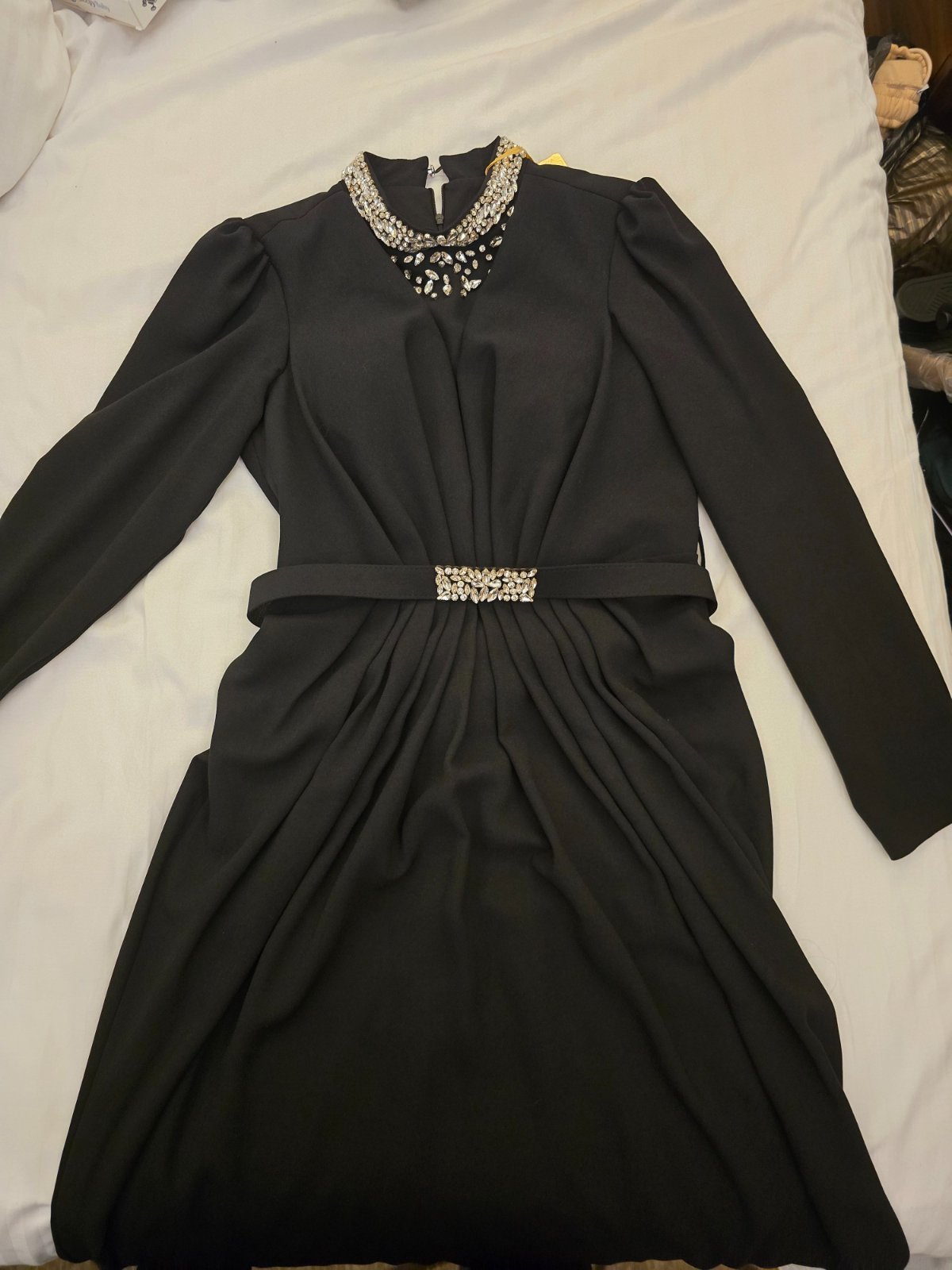 Robe de Soirée Noire Élégante avec Strass Brillants