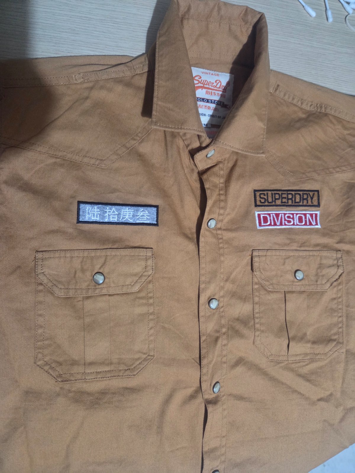 Chemiae superdry. Neuf / taille s 