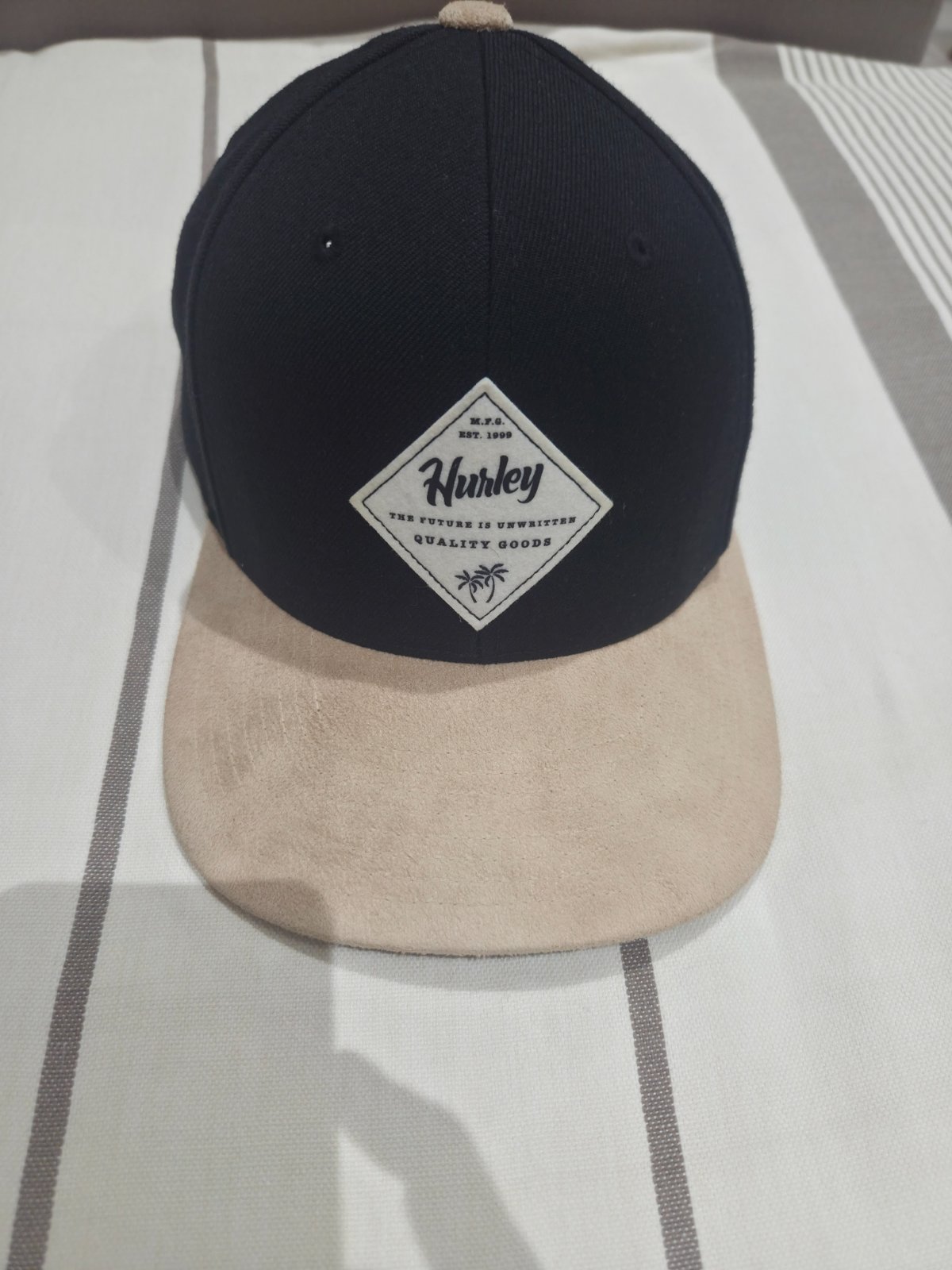 Casquette neuve. Hurley / the classics ( ajustable)