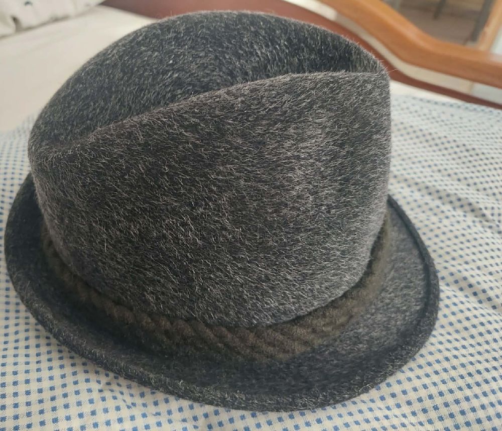 Chapeau de luxe .