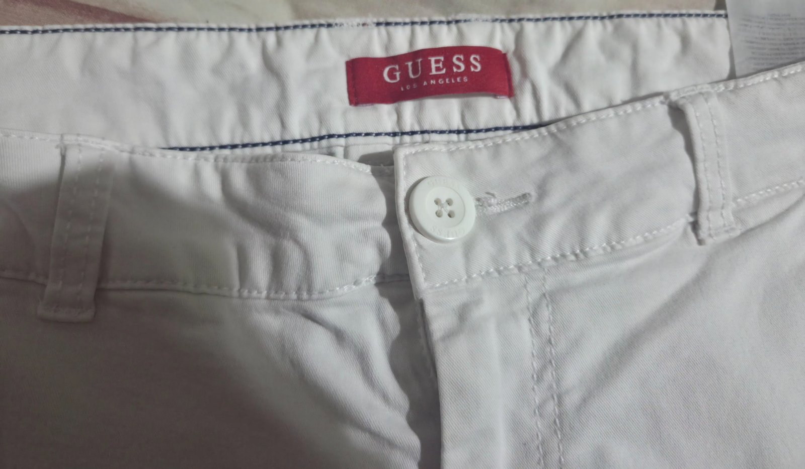 Shoet blanc . Guess ❓ taille w 31 