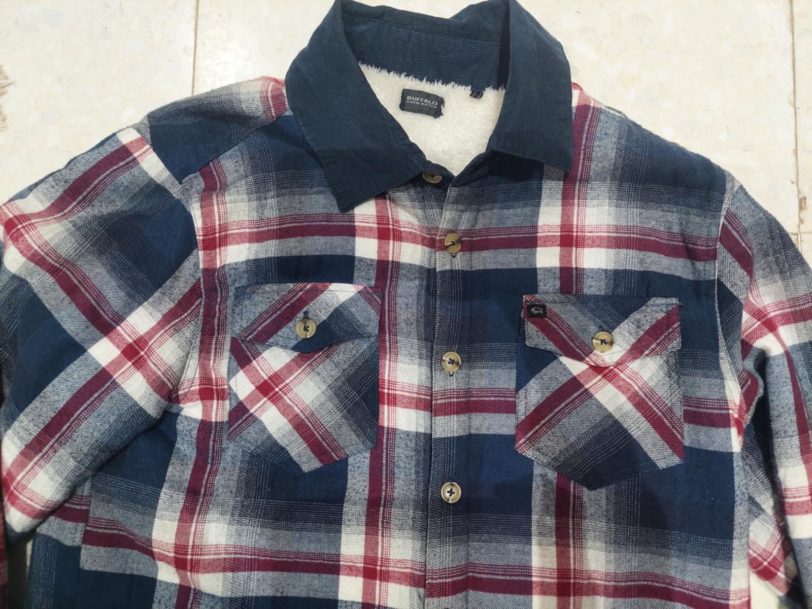 SurChemise sherpa . Taille M/L . Marque Buffalo david button
