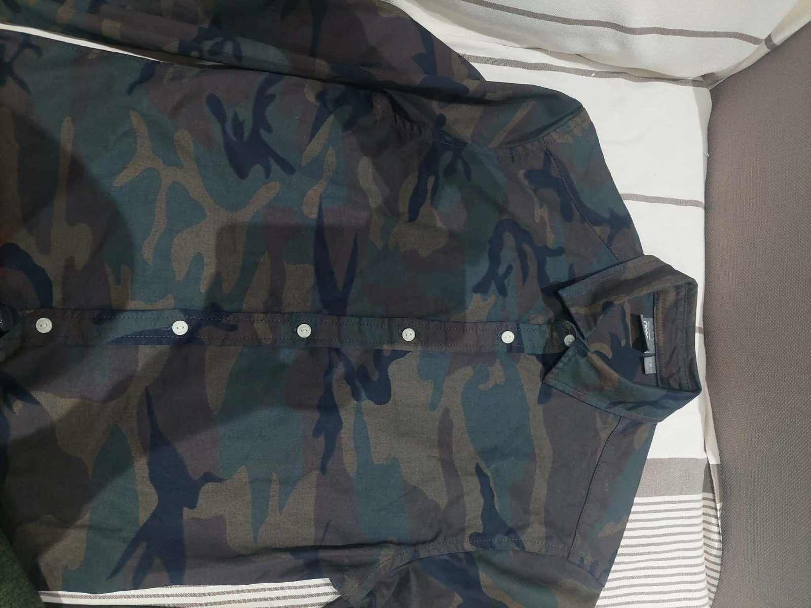 Sur chemise militaire. Taille m / s . Marque Asos 
