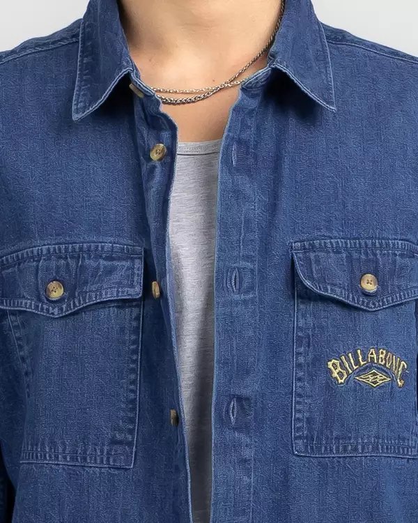 Sur chemise denim . BILLABONG. Taille M fort/ L