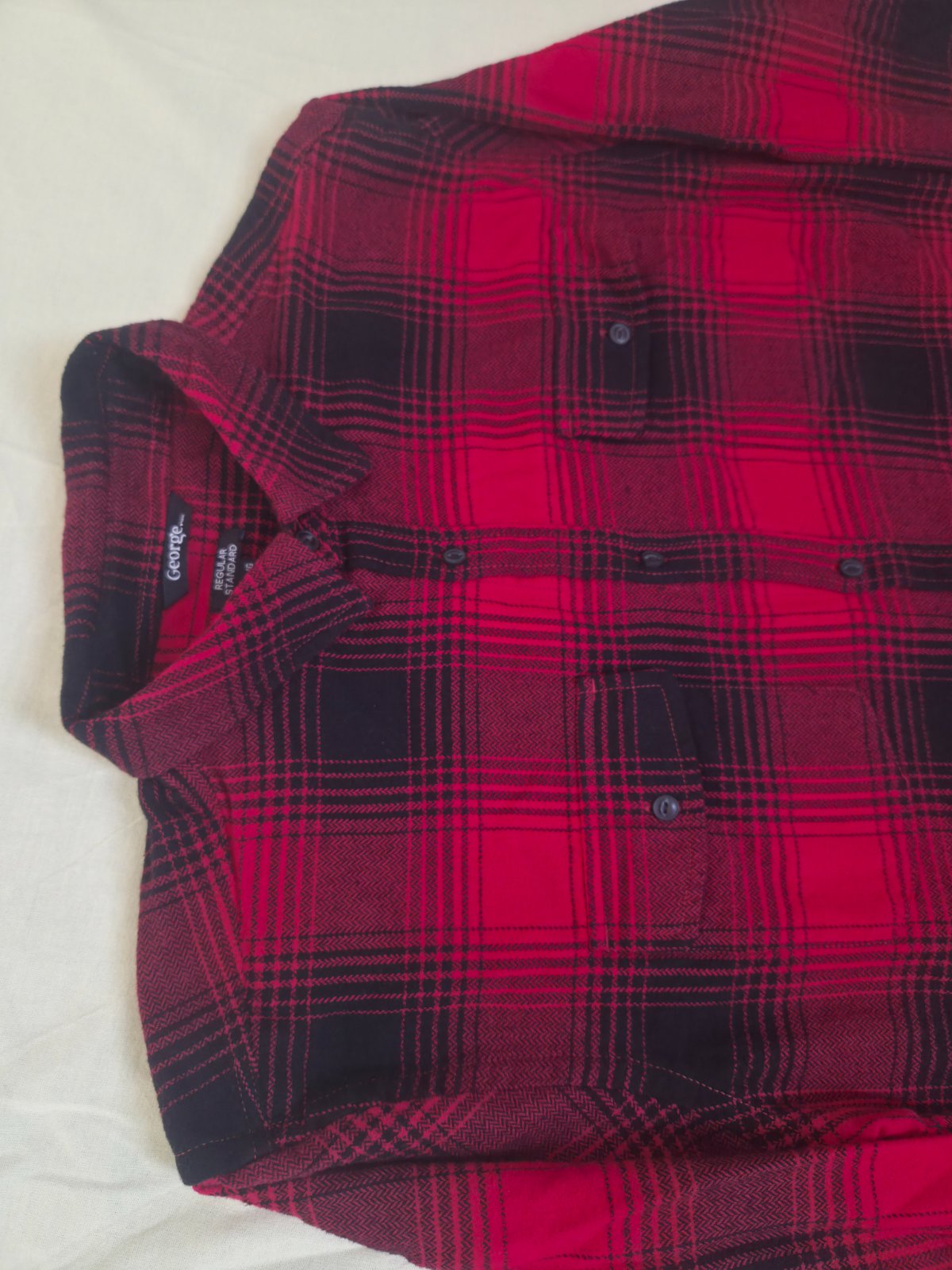 Sur chemise george . Taille L / L+ 