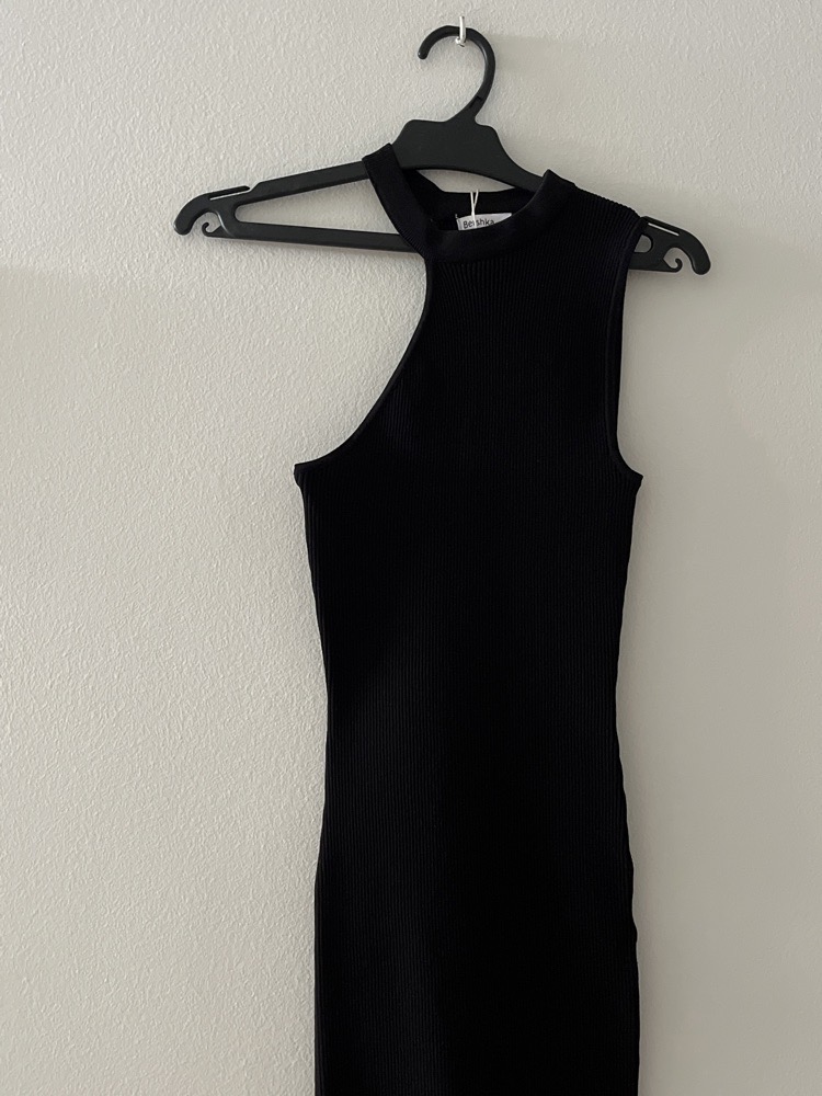 Robe noire moulante 