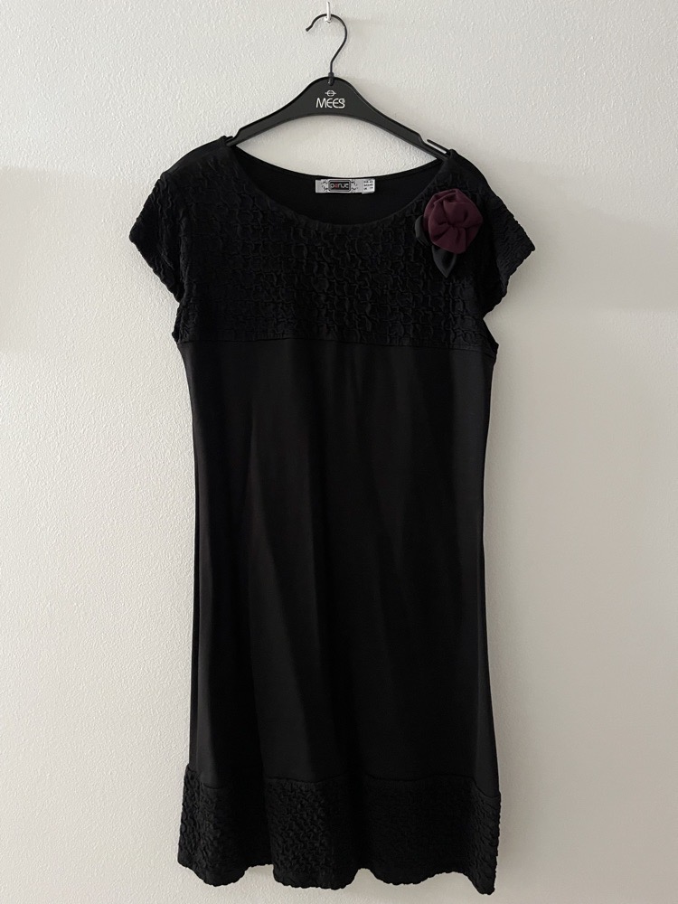 Robe noir pour soirée