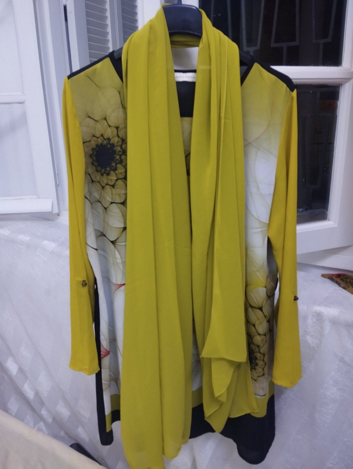 Chemise avec son foulard 