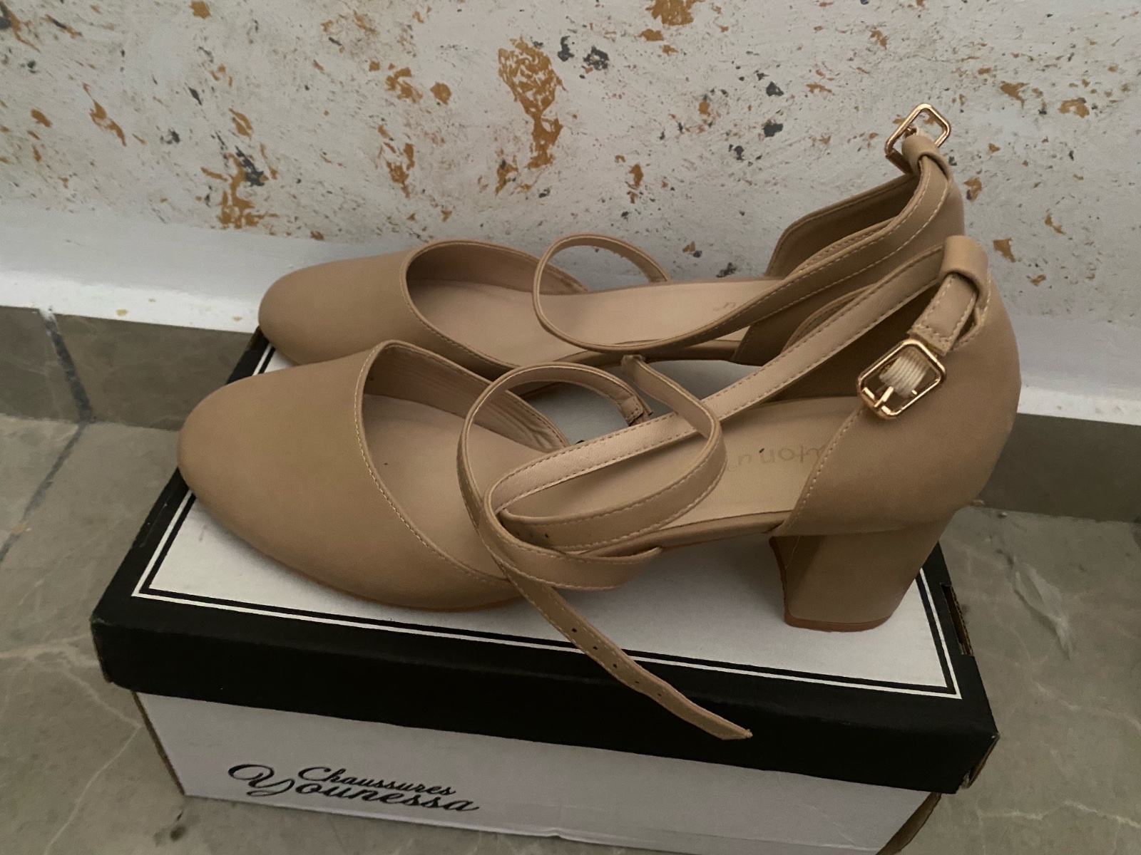 Talon beige 41 neuf 