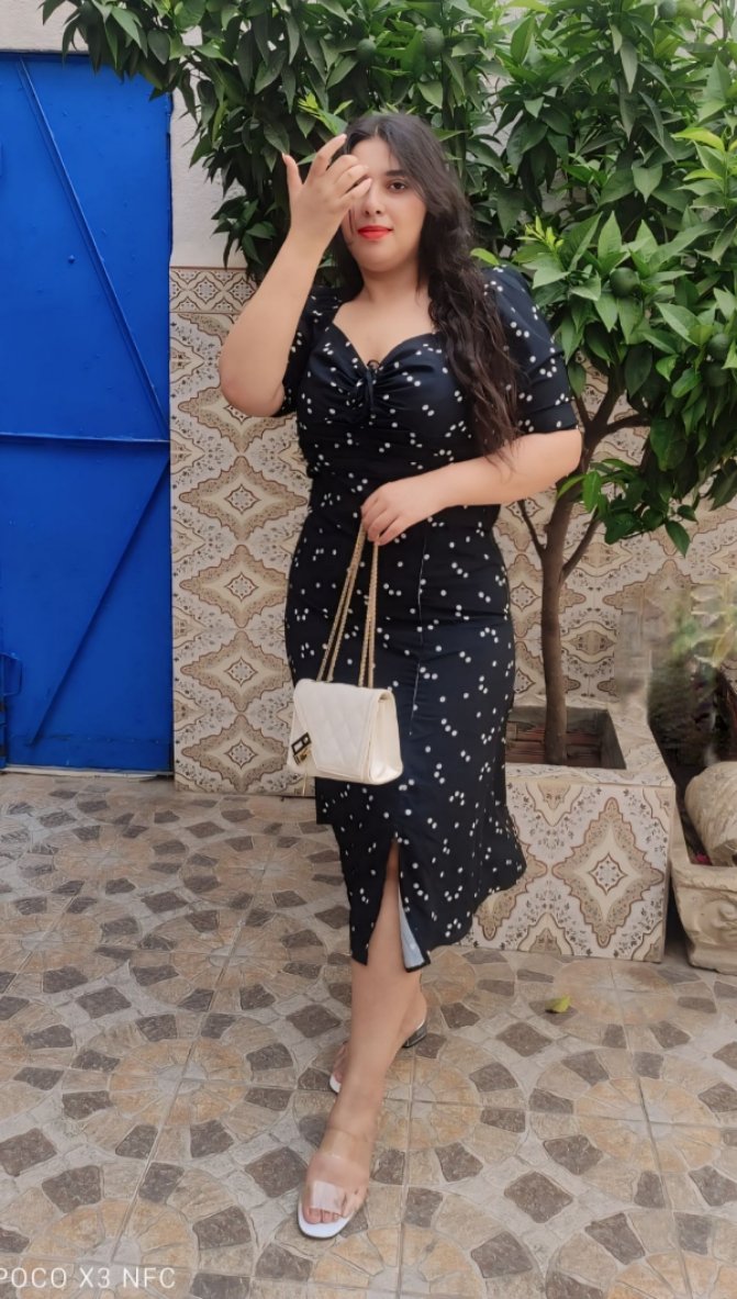 Robe la taille 42 44 noir et blanc