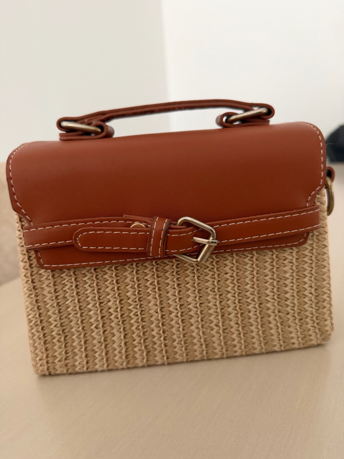 Sac en cuir et rafia