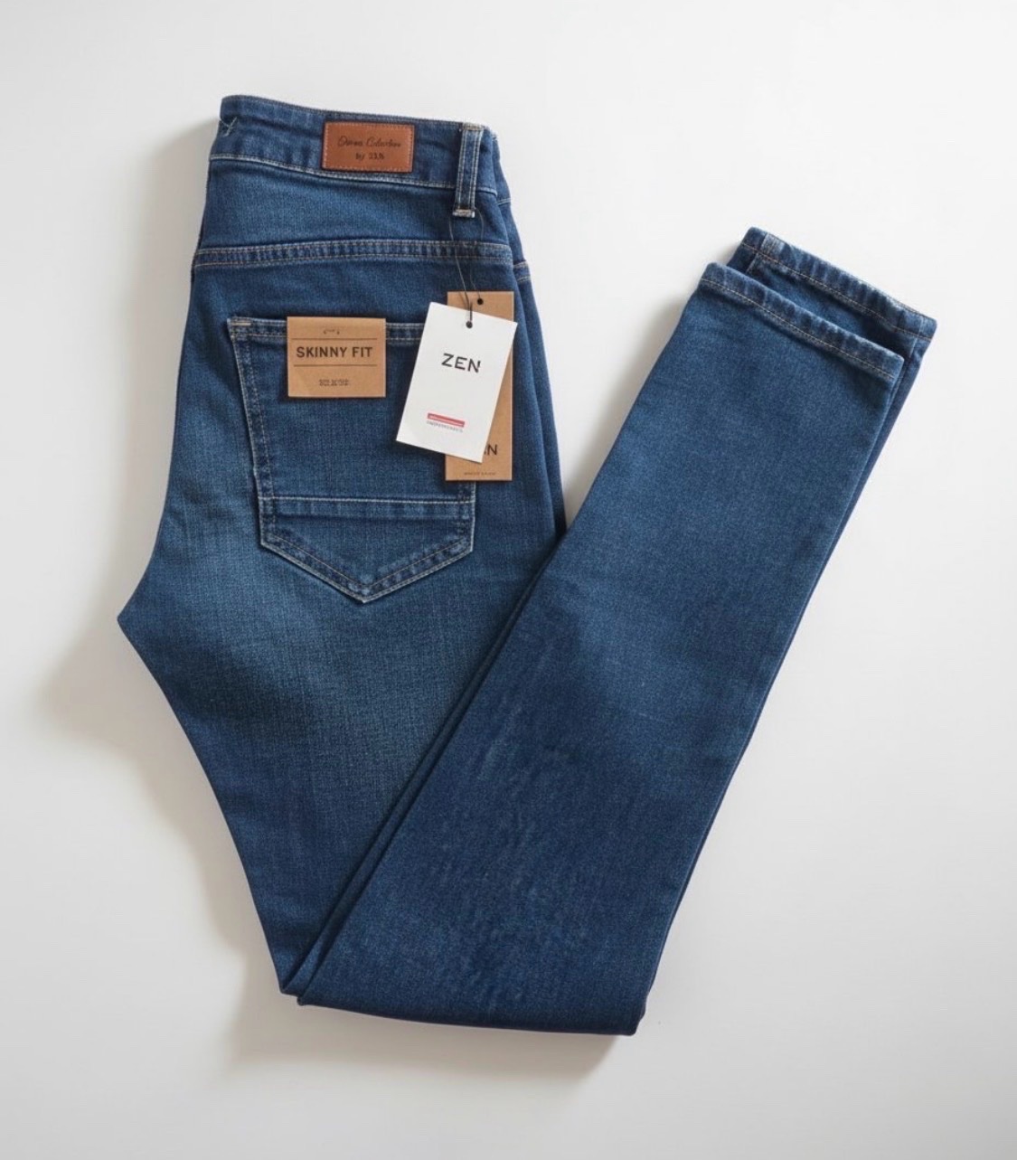 Jeans neuf avec etiquettes jamais porté