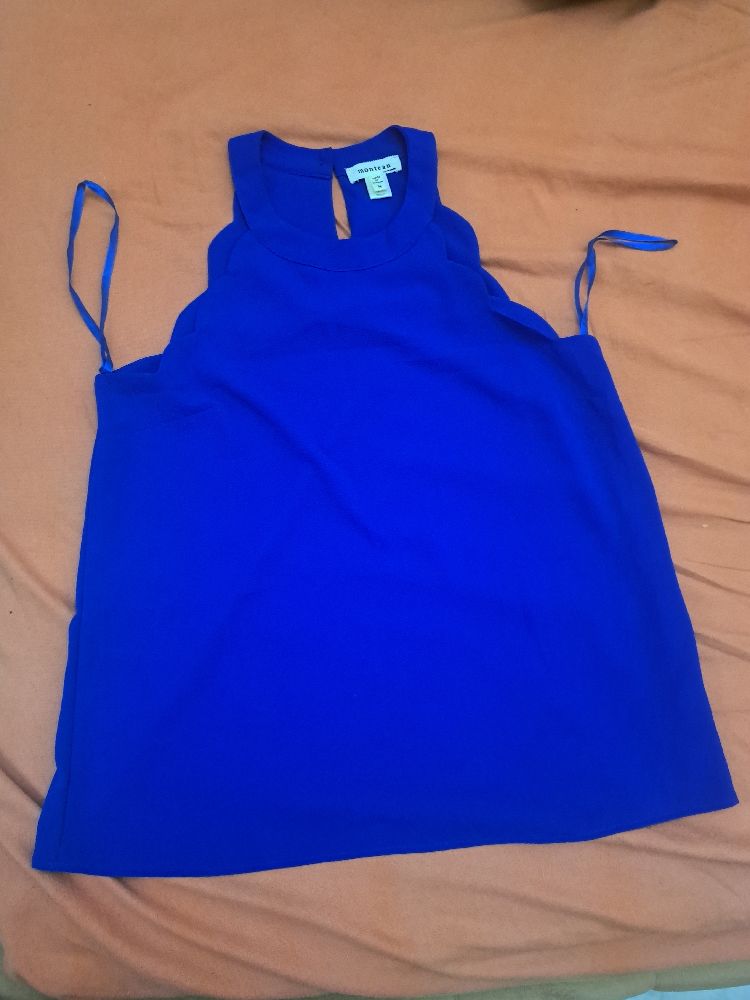 blouse neuf a bord festonnés