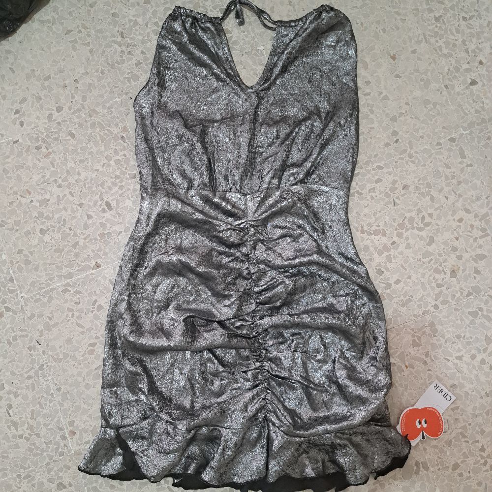 Robe argent neuf