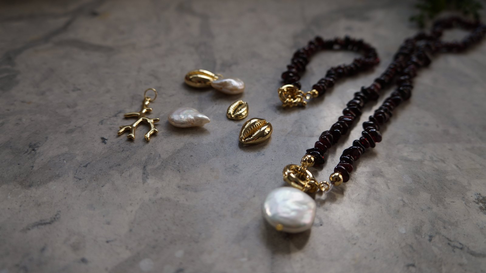 Collier et bracelet en pièrres semi précieuses Grenat