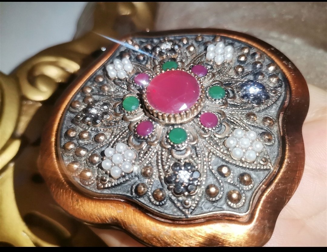 Miroir de maquillage Visson  de haute qualité très chic orné de perles et pierres (prix réduit) 