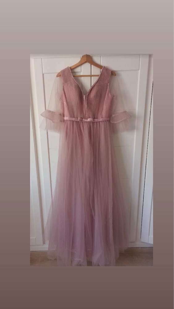 Robe soirée en tulle avec haut en dentelle