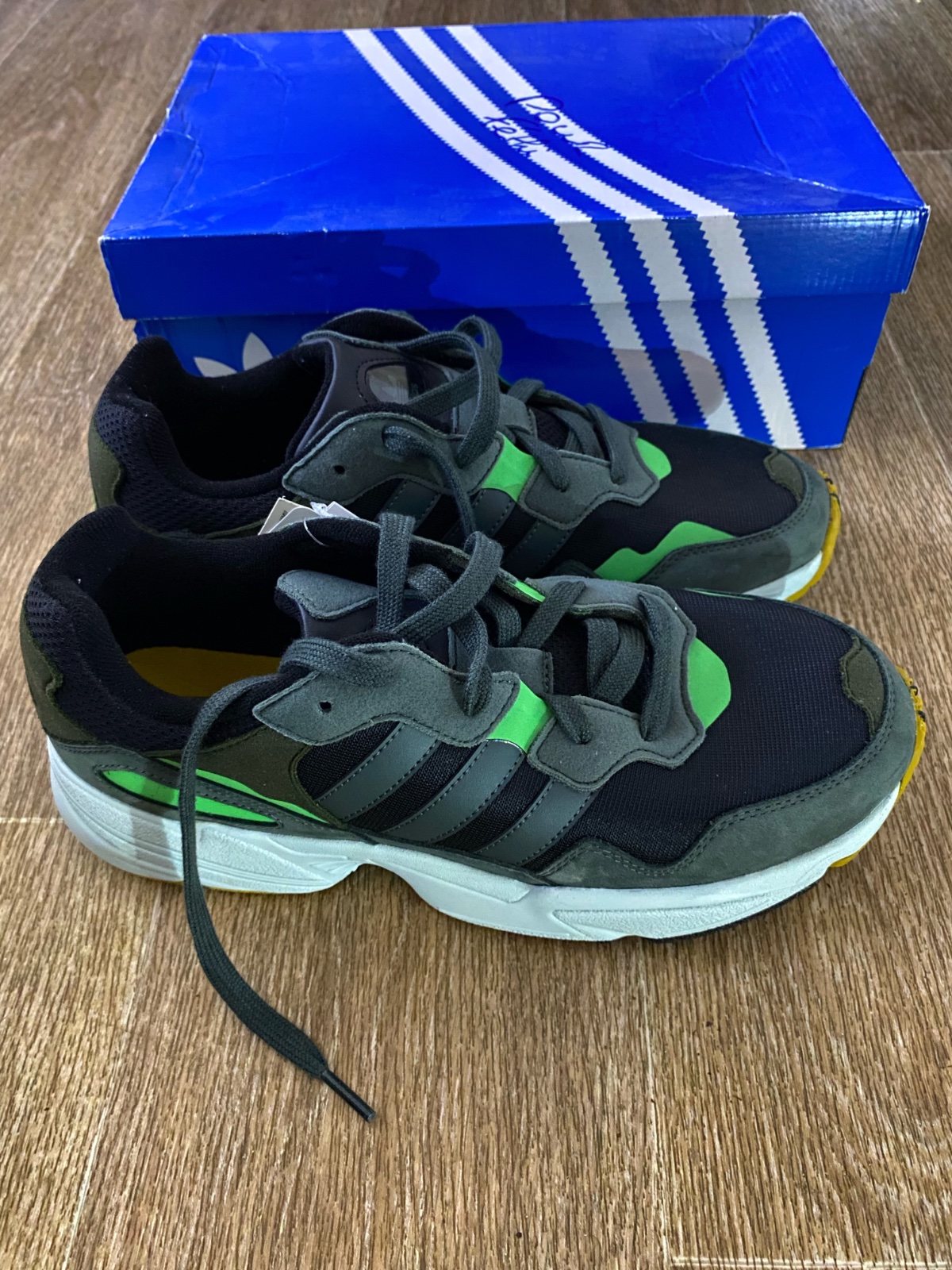 Baskets Adidas Yung-96 Neuves (Ref: F35018)