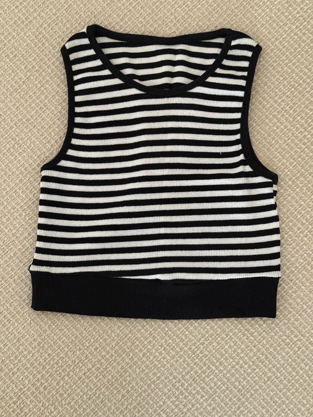 Top noir et blanc basic