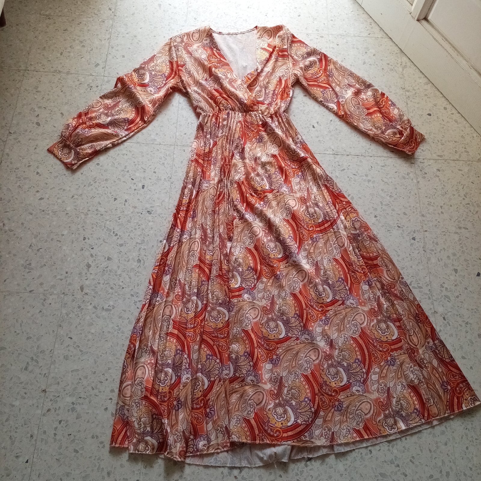 Robe multicolore orange saumon blanc