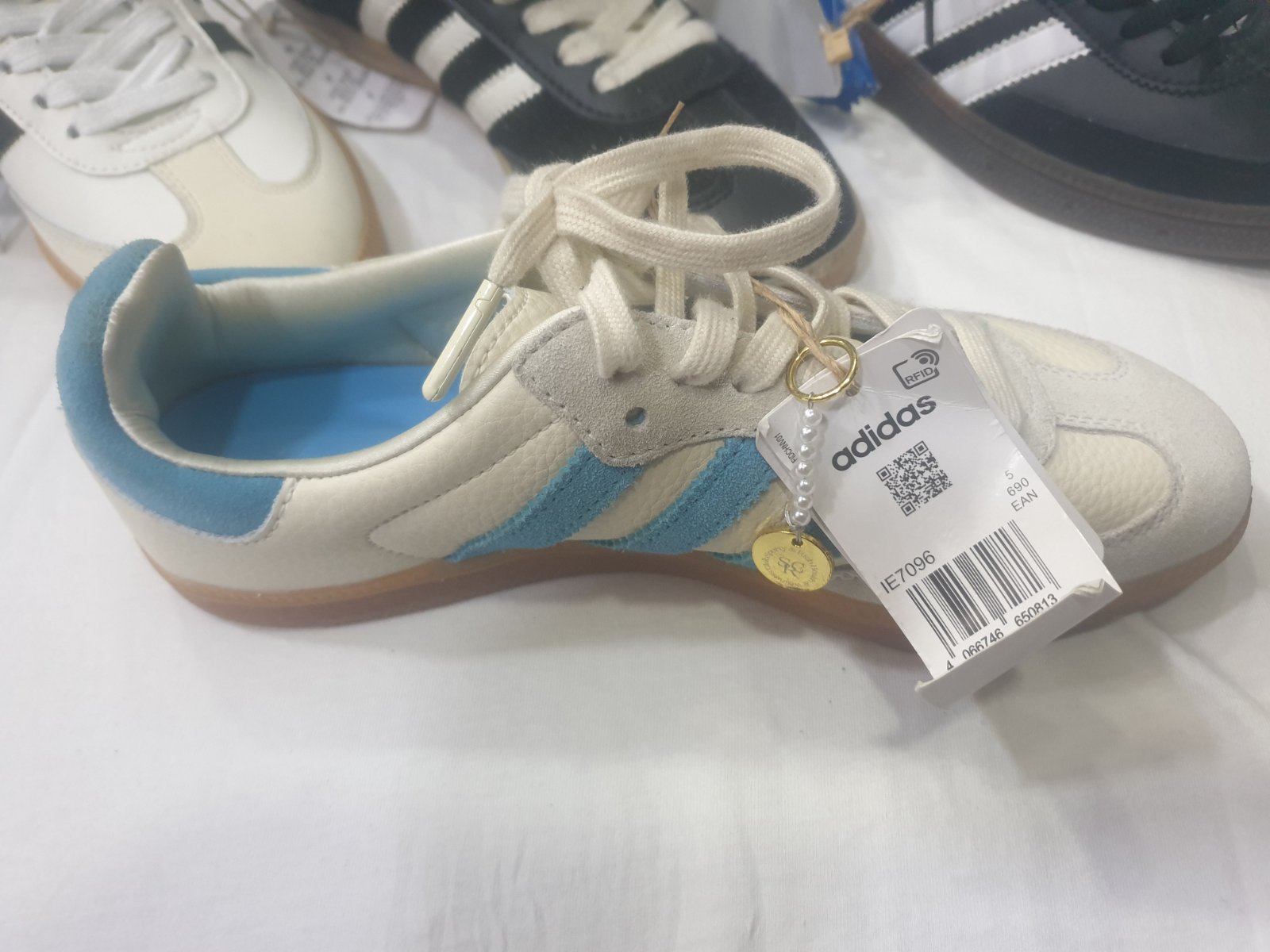Adidas spezial