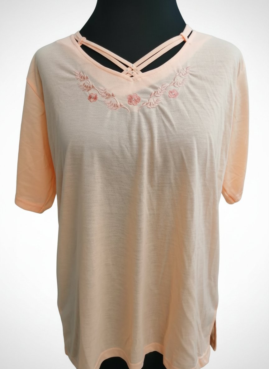 Pull coton saumon avec une broderie simple neuf avec étiquette 