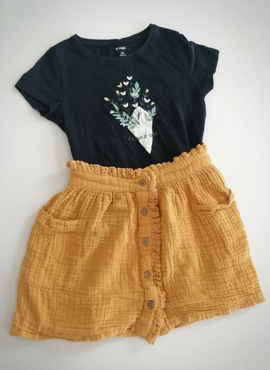 Ensemble fille 5ans kiabi de très bonne qualité et comme neuf 