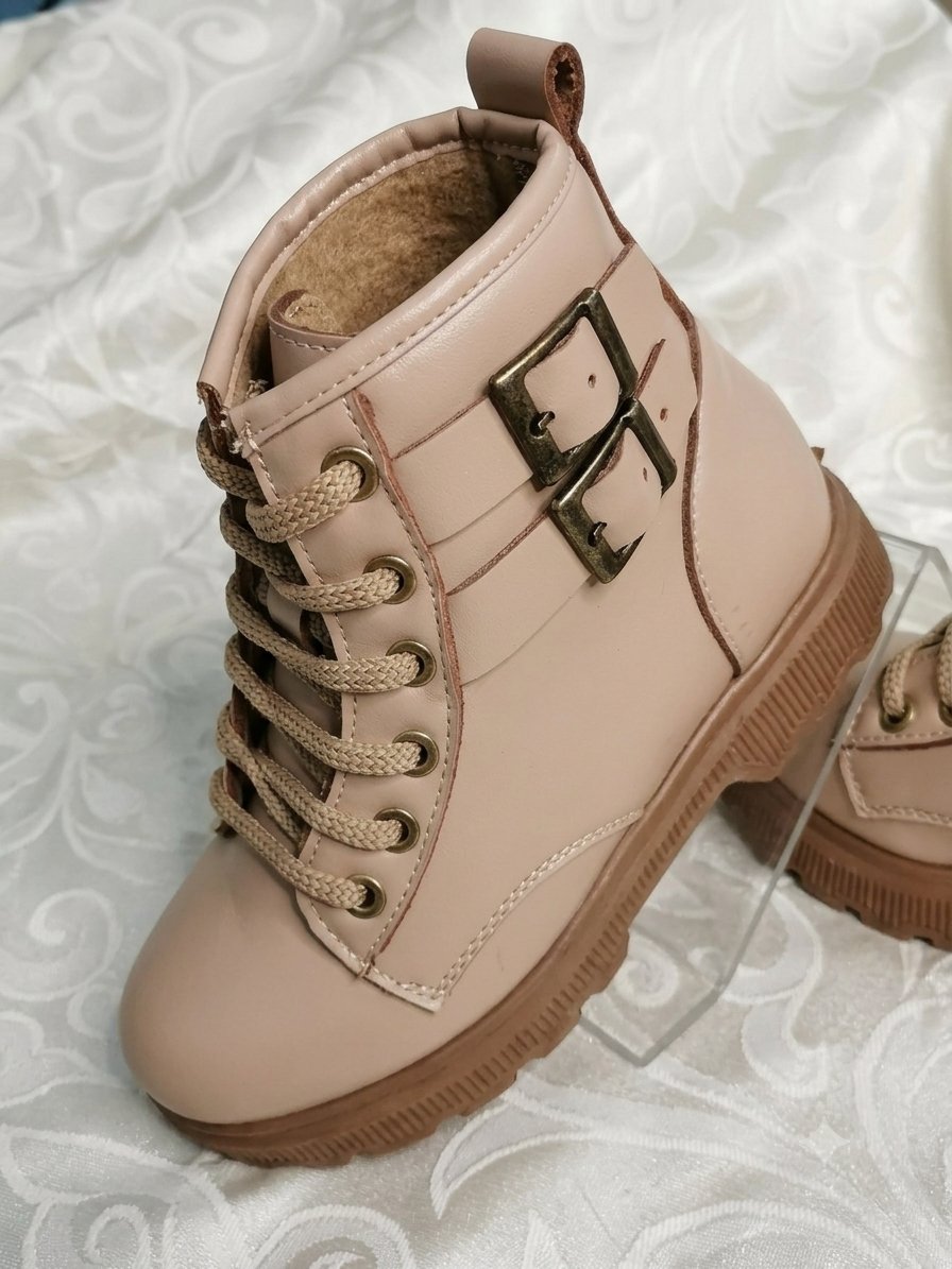 Bottines fille tendance neuf avec étiquette 