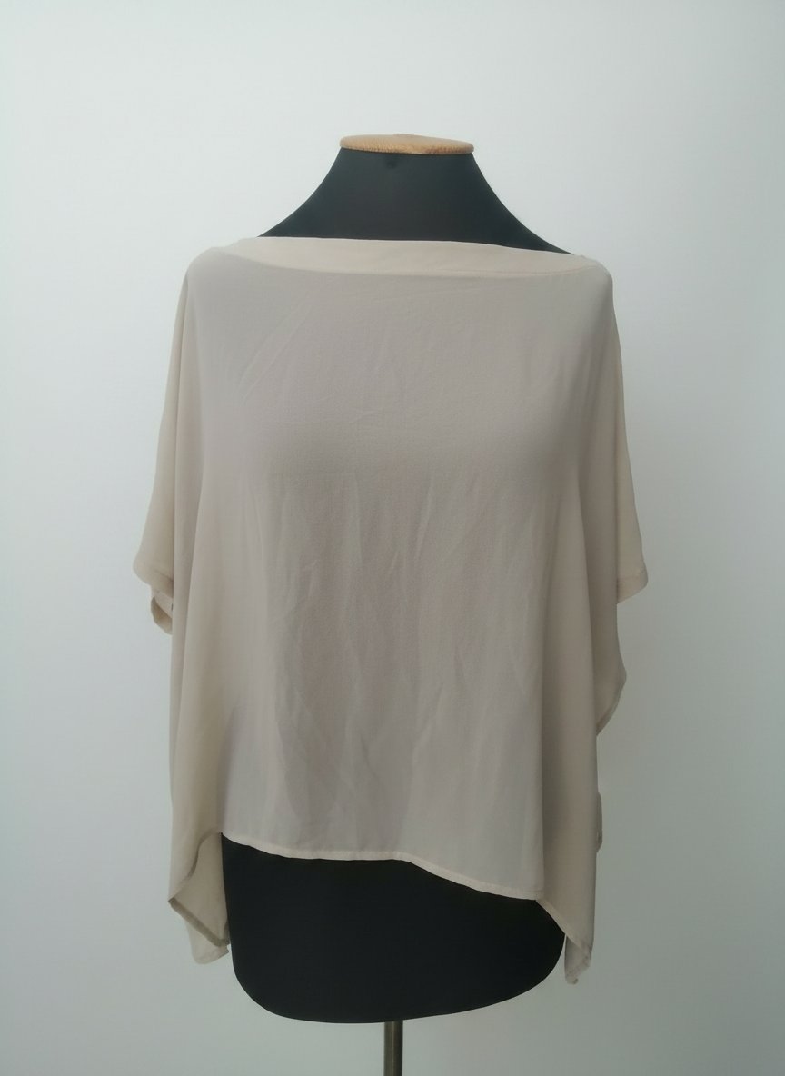 Une pièce de haut pour femme élégante 
