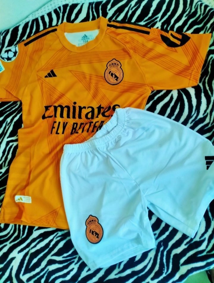 Set sport taille Xs / S ⚽⚽⚽🎖️ T-shirt+ short ylabes fille et garçon 