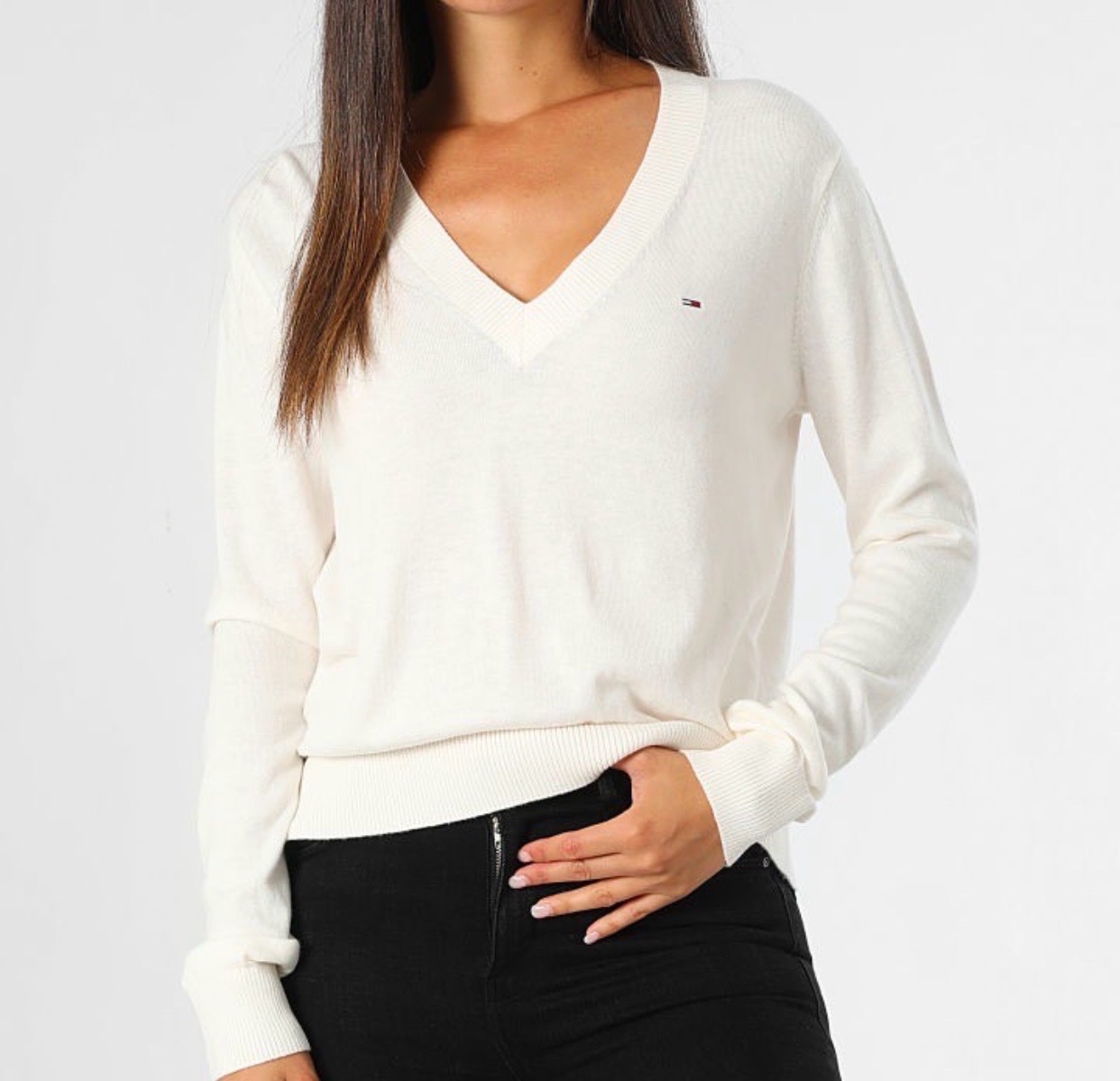 Pull Tommy Jeans Col V Essential 8670 en coton biologique mélangé blanc taille (S\M)
