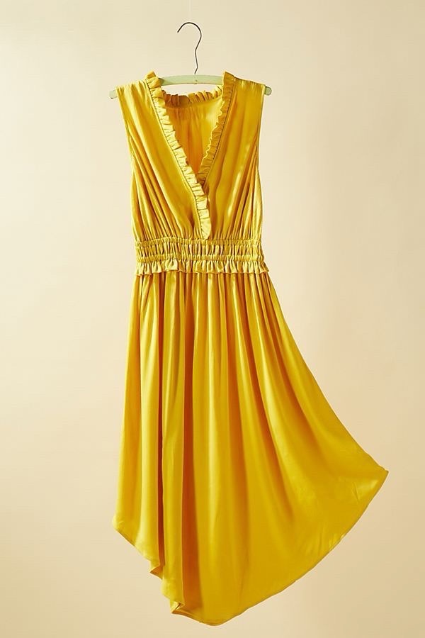 Cette robe est une Maeve La Habana V-Neck Boho Sleeveless Mango Yellow Midi Dress