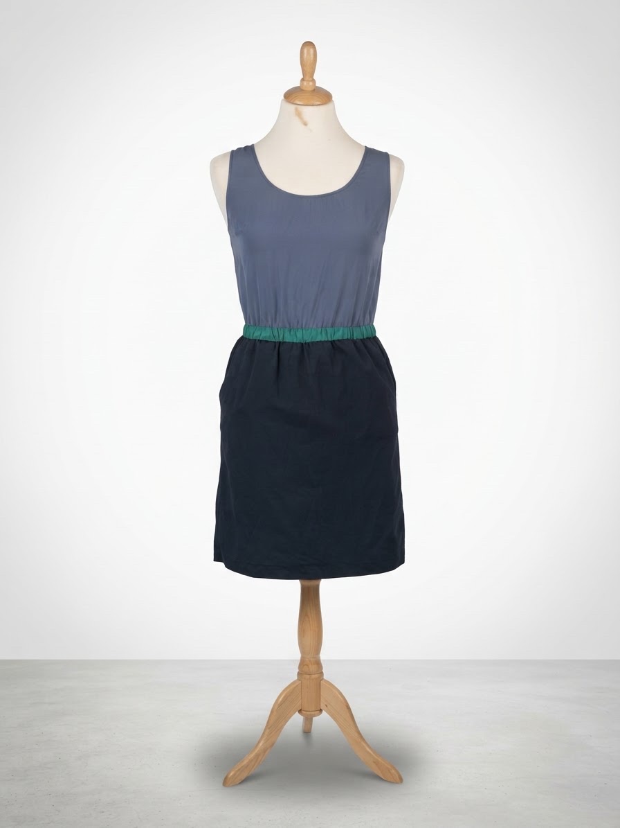 Robe courte moderne 